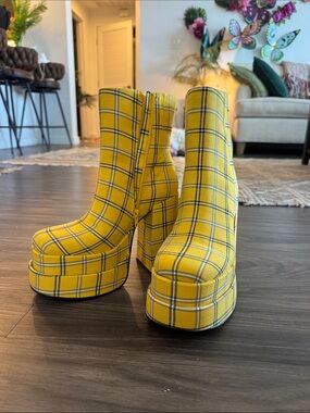 Steve Madden Yellow Plaid Platform Ankle Boots